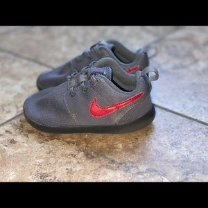 Nike Roshe (baby boy) size 8c